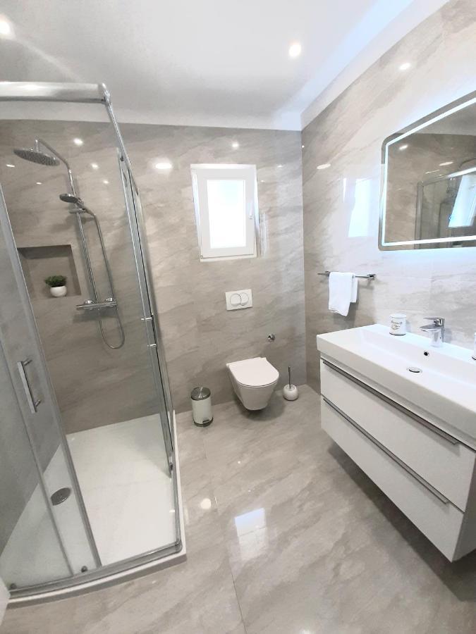Apartments"Nika" With Private Pool Galovac  Exteriér fotografie