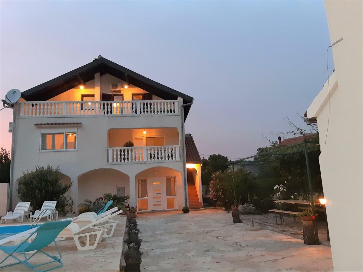 Apartments"Nika" With Private Pool Galovac  Exteriér fotografie