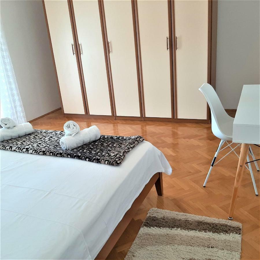 Apartments"Nika" With Private Pool Galovac  Exteriér fotografie