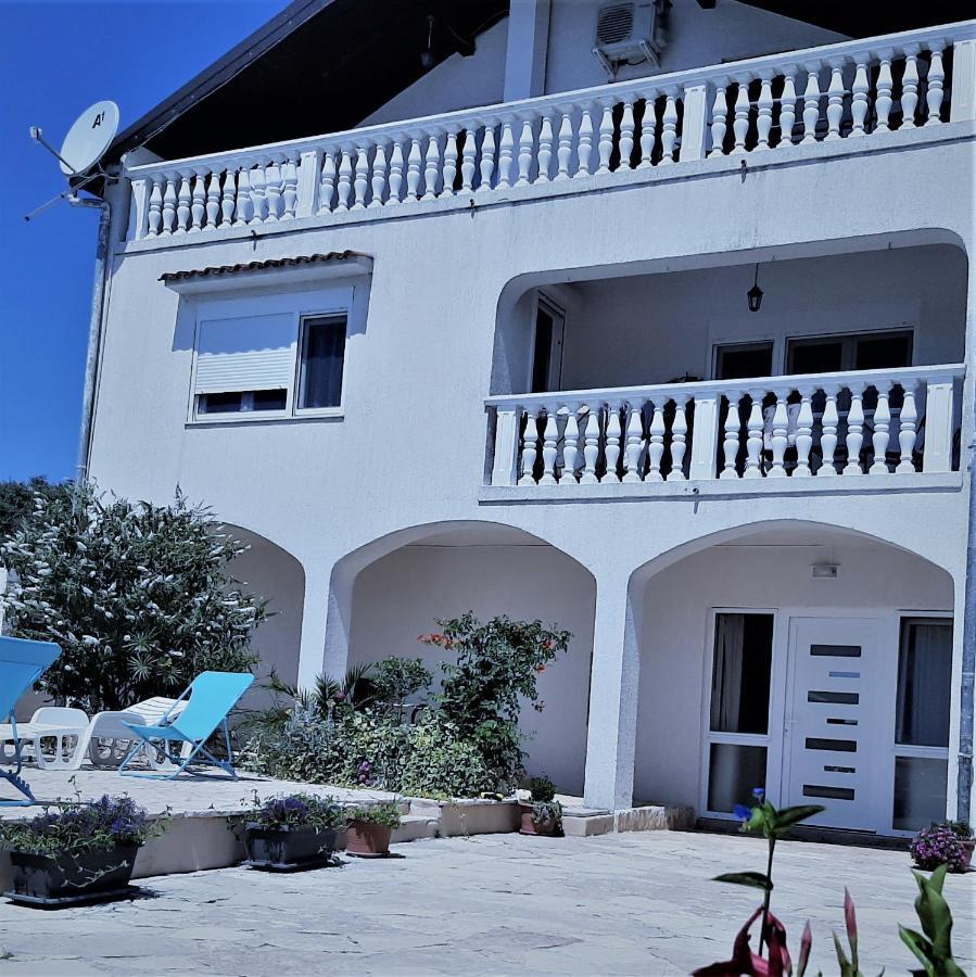 Apartments"Nika" With Private Pool Galovac  Exteriér fotografie
